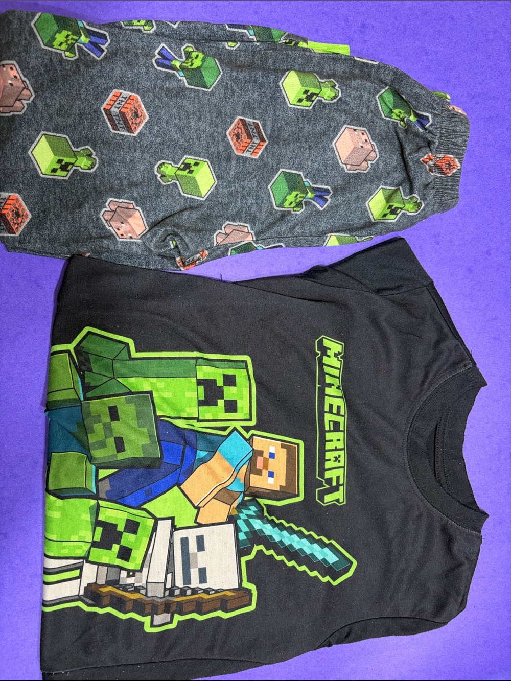 Minecraft Kids' Black Short-Sleeve Graphic Tee - Creeper & Steve